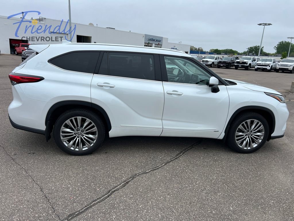 Used 2022 Toyota Highlander Platinum AWD/4WD image 8