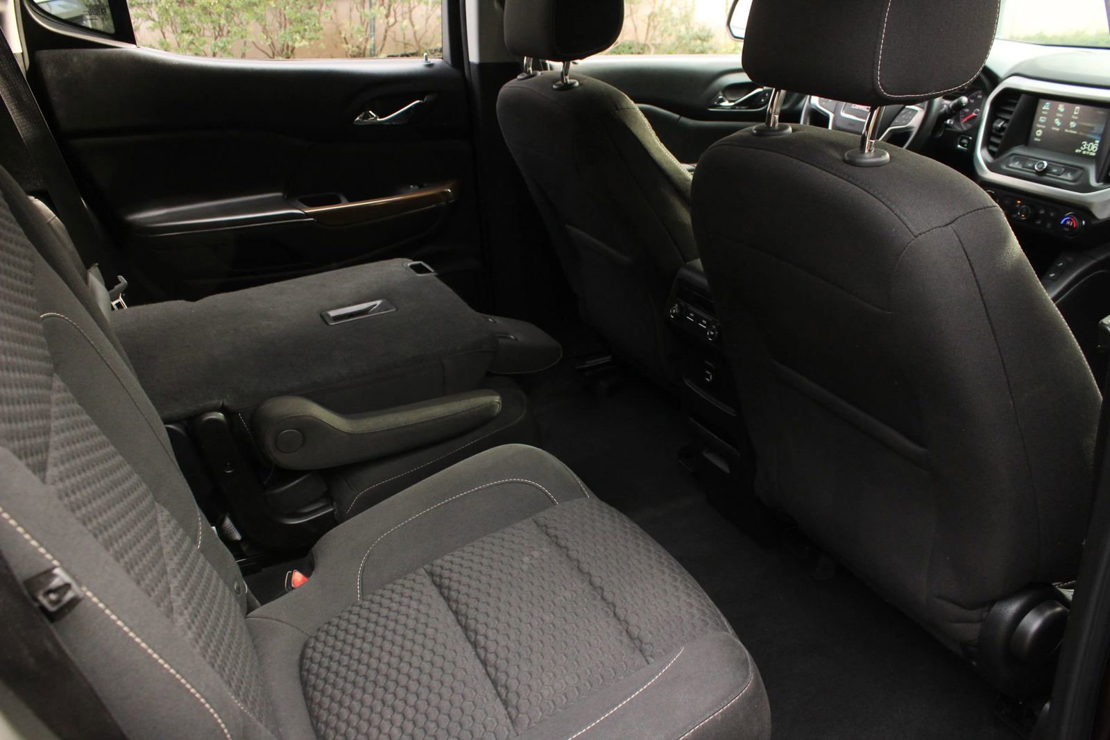 Used 2017 GMC Acadia SLE w/ Driver Alert Package I AWD/4WD image 21