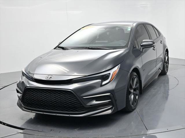 Used 2023 Toyota Corolla SE image 3