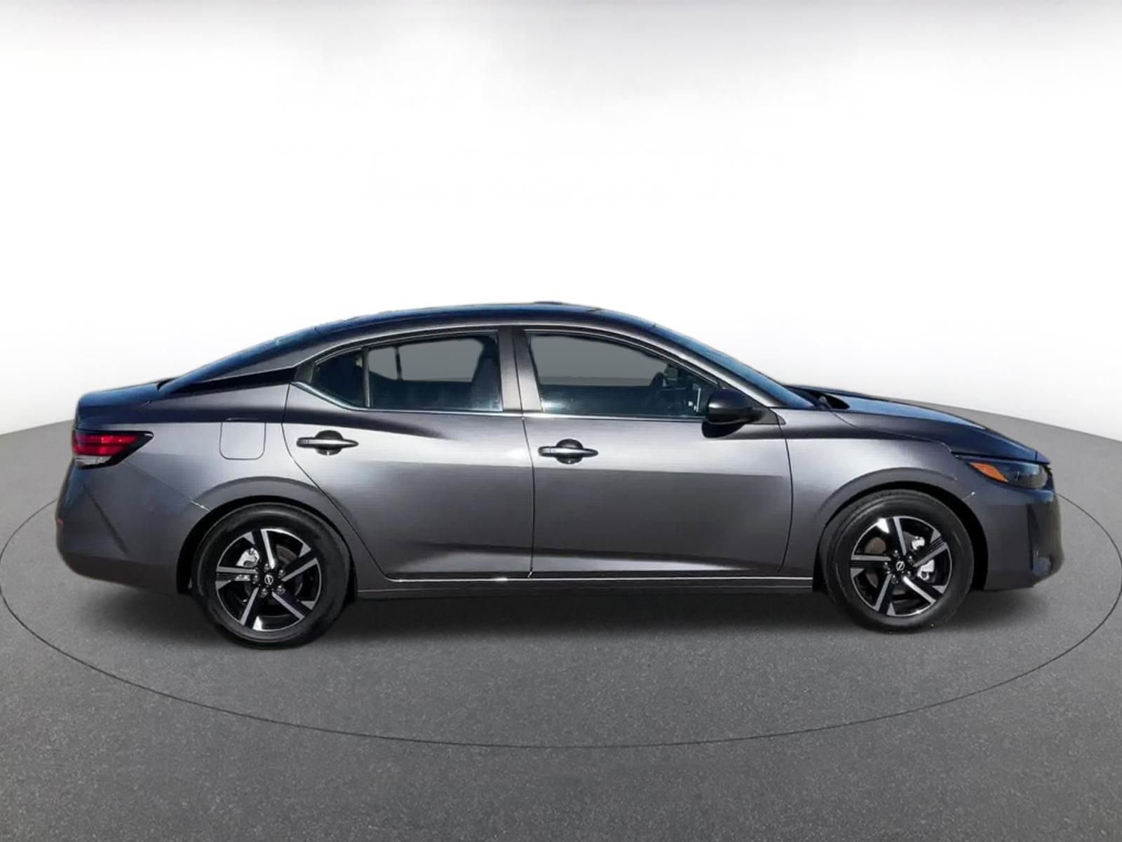 Used 2025 Nissan Sentra SV image 16