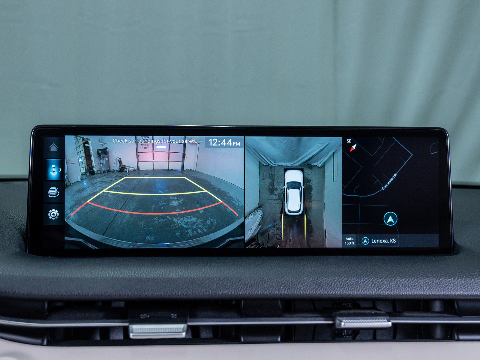 Used 2022 Genesis GV70 2.5T w/ Advanced Package image 26