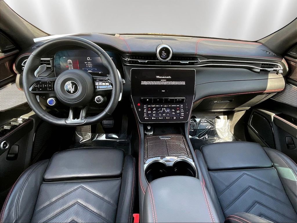 Used 2024 Maserati Grecale Modena AWD/4WD image 7