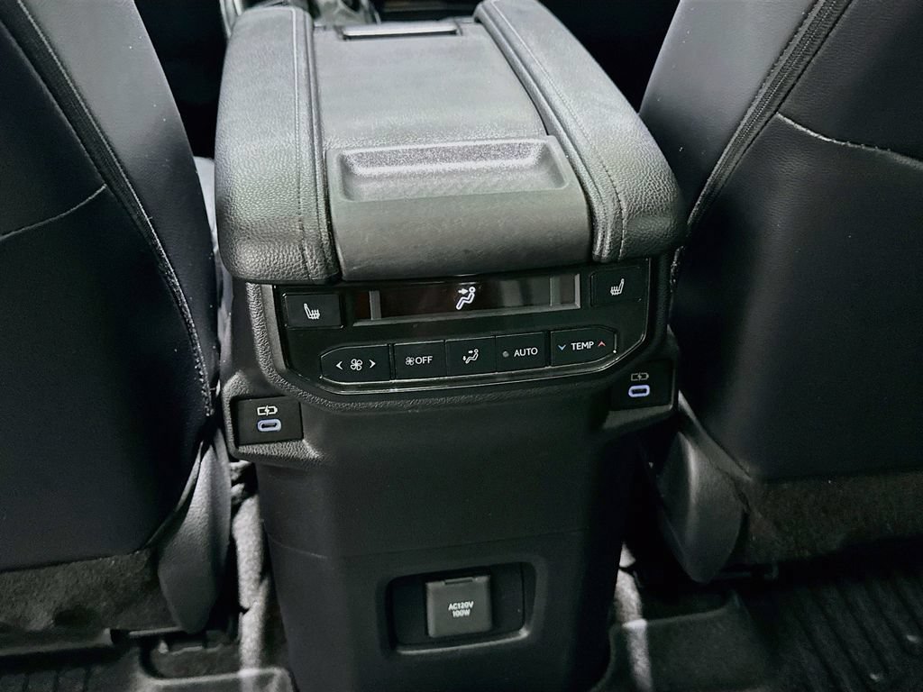 Used 2024 Toyota Grand Highlander AWD image 26