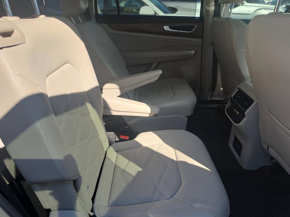 Certified 2024 Volkswagen Atlas SE w/ Panoramic Sunroof Package FWD image 6