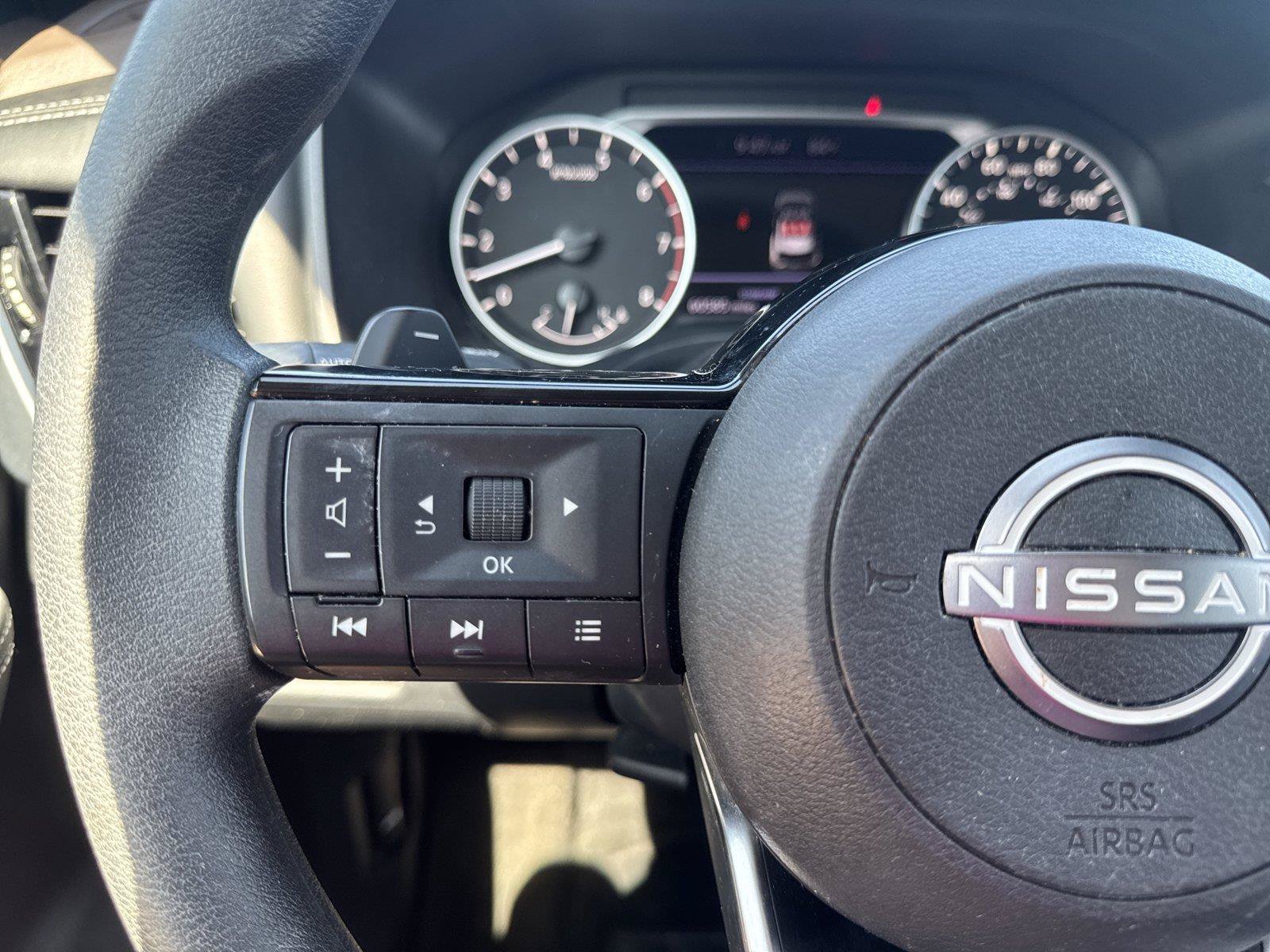 Used 2023 Nissan Rogue SV FWD image 16
