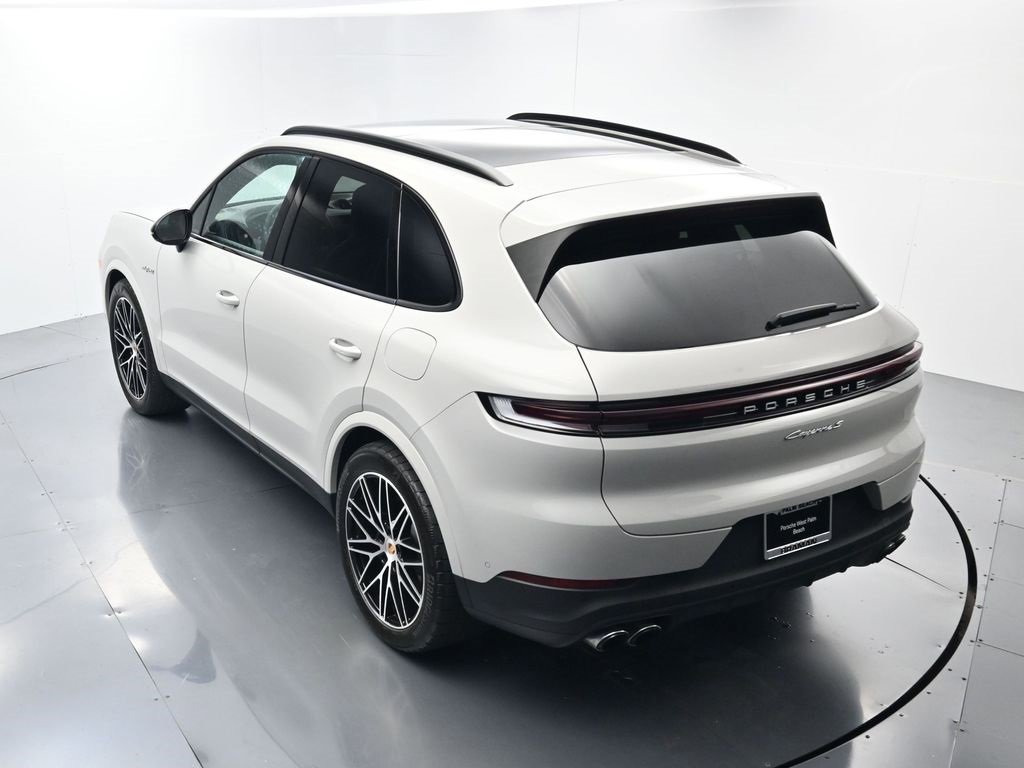 Used 2025 Porsche Cayenne S image 39
