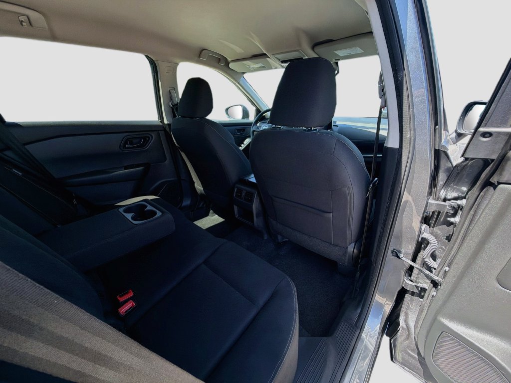 Used 2025 Nissan Rogue S FWD image 29