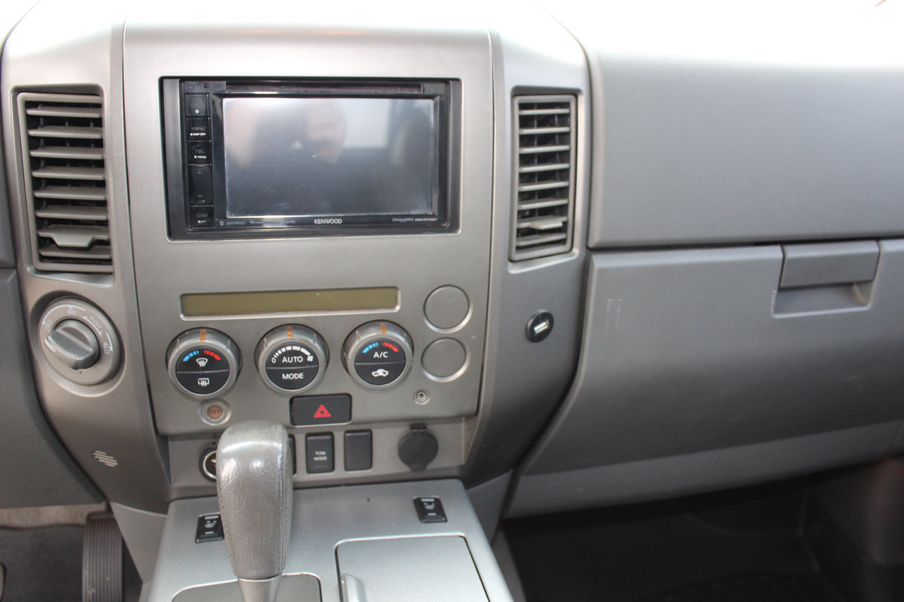 Used 2006 Nissan Titan LE w/ (R02) LE Off-Road Pkg image 48