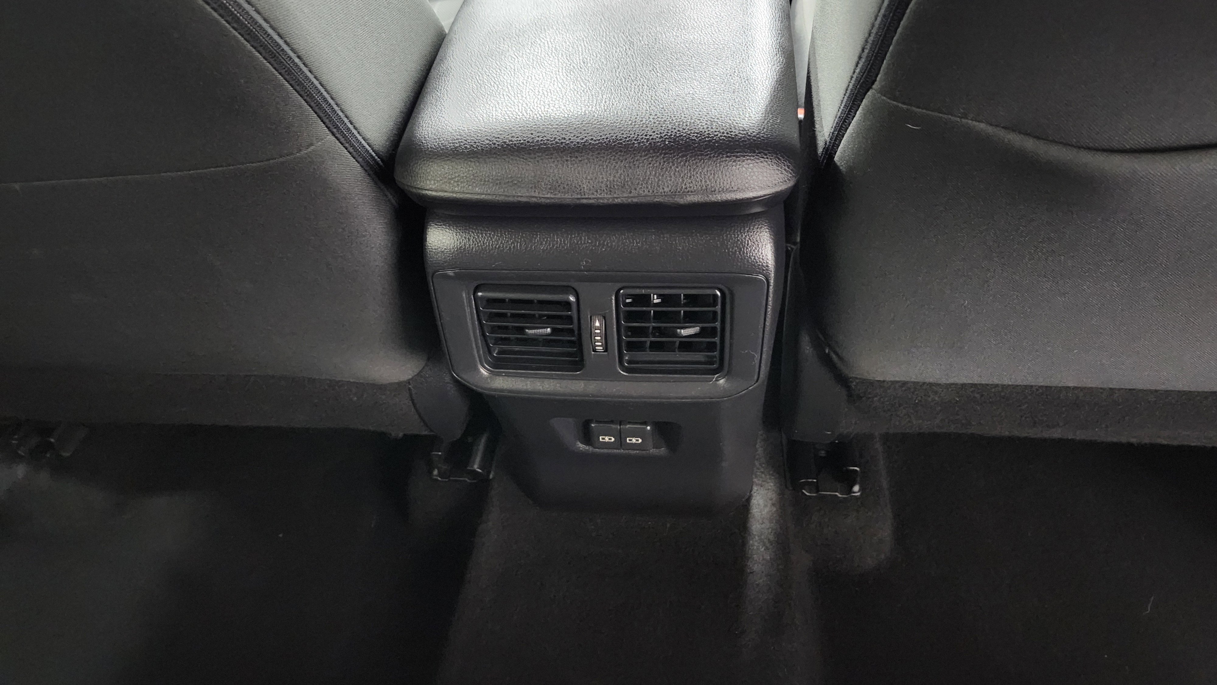 Used 2022 Toyota RAV4 XLE w/ Convenience Package image 21