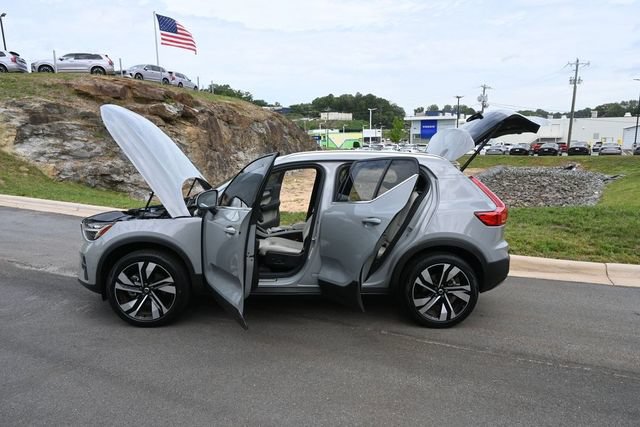 Used 2024 Volvo XC40 B5 Plus w/ Protection Package Premier AWD/4WD image 43