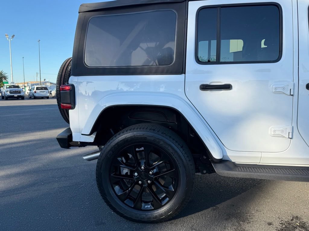 Used 2021 Jeep Wrangler Unlimited Sahara w/ Cold Weather Group AWD/4WD image 11