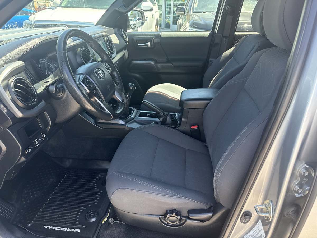 Used 2019 Toyota Tacoma TRD Sport AWD/4WD image 11
