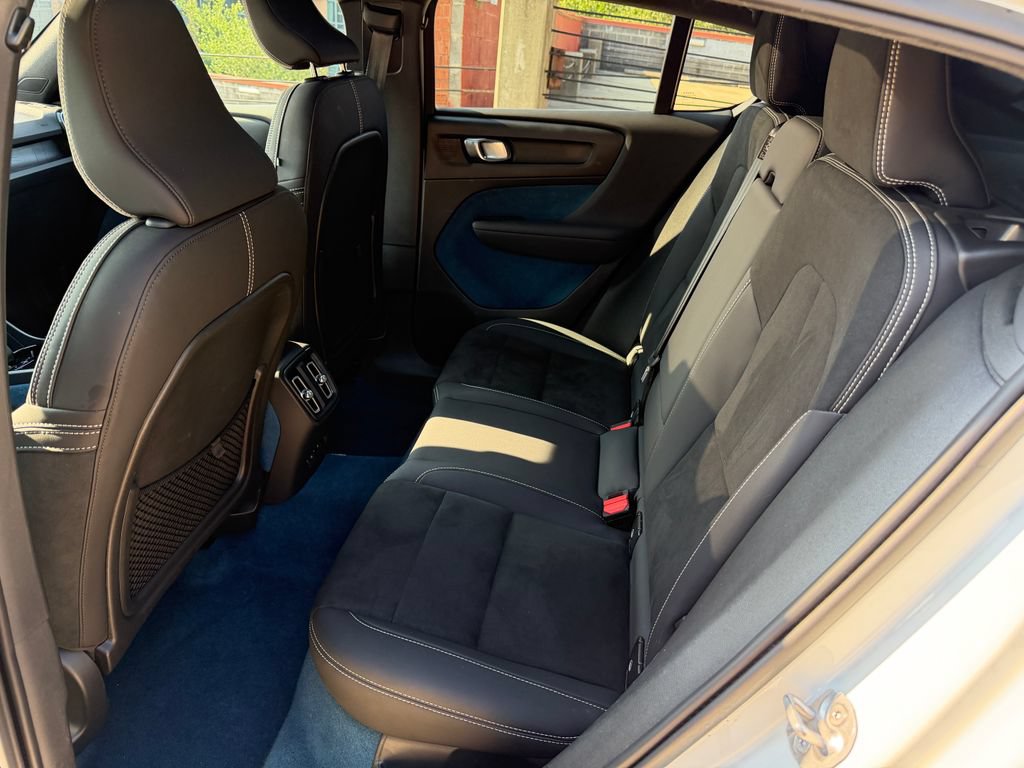Certified 2023 Volvo C40 P8 Recharge Ultimate AWD/4WD image 23