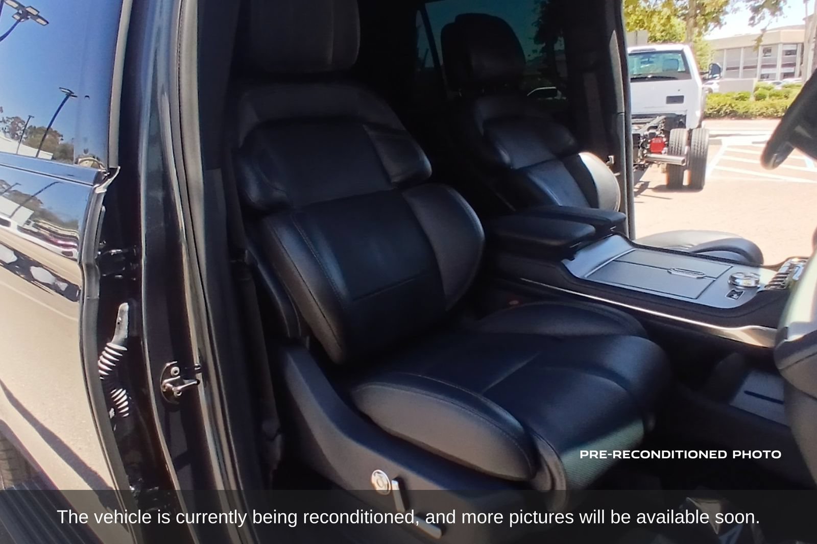 Used 2025 Lincoln Navigator L Reserve w/ Jet Appearance Package AWD/4WD image 15