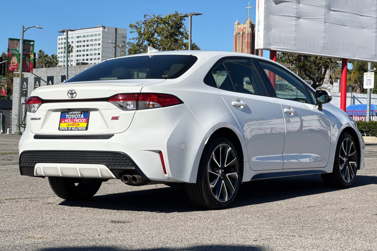 Used 2022 Toyota Corolla SE image 4