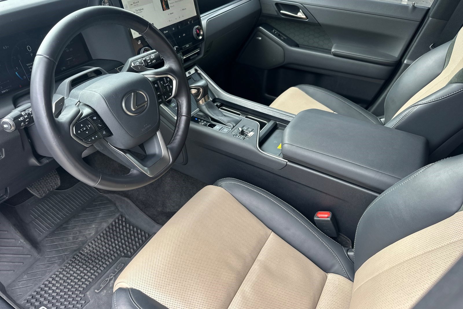 Used 2024 Lexus GX 550 image 11