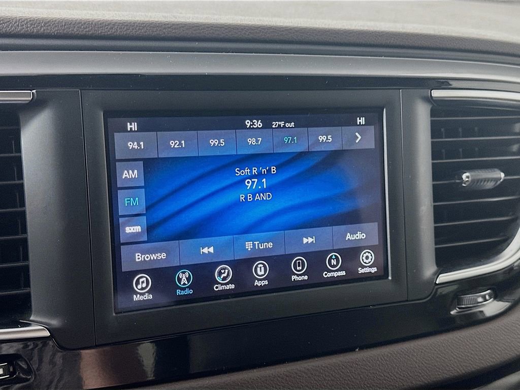 Used 2020 Chrysler Pacifica Touring image 17