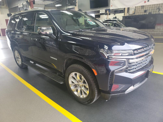 Used 2021 Chevrolet Tahoe Premier w/ Premium Package AWD/4WD image 2
