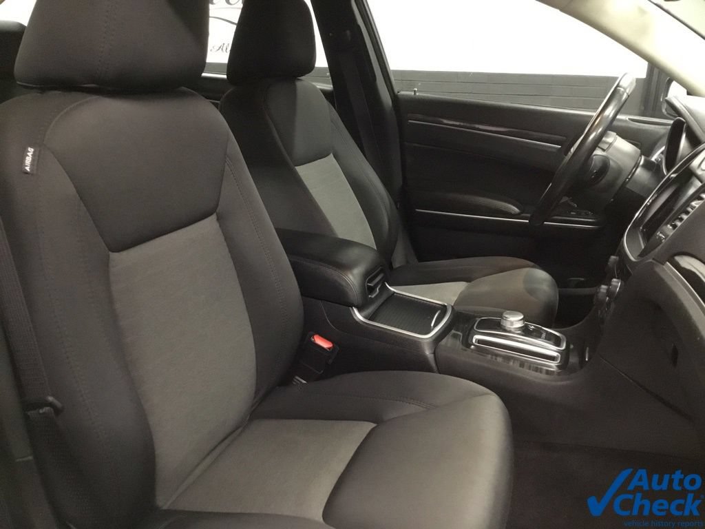 Used 2018 Chrysler 300 Touring w/ Sport Appearance Package RWD image 34