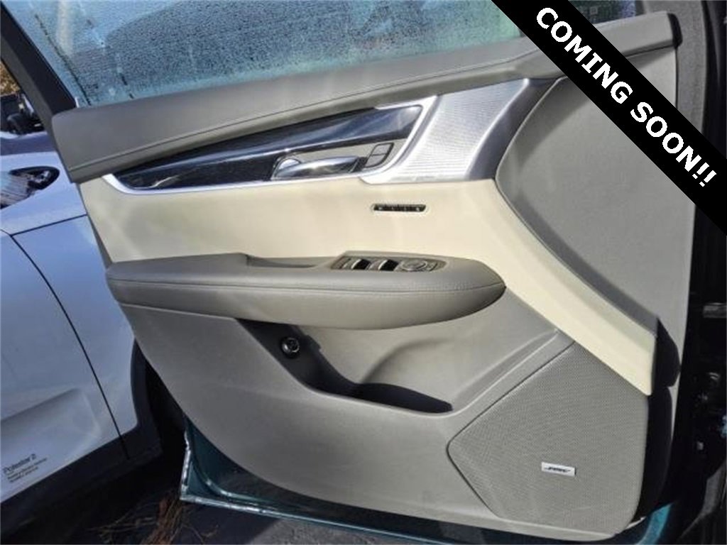 Used 2025 Cadillac XT6 Premium Luxury image 12