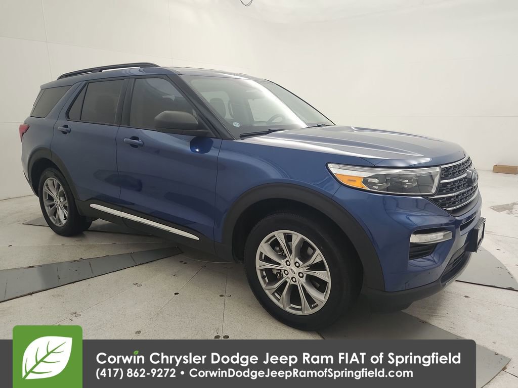 Used 2022 Ford Explorer XLT w/ Equipment Group 202A image 2