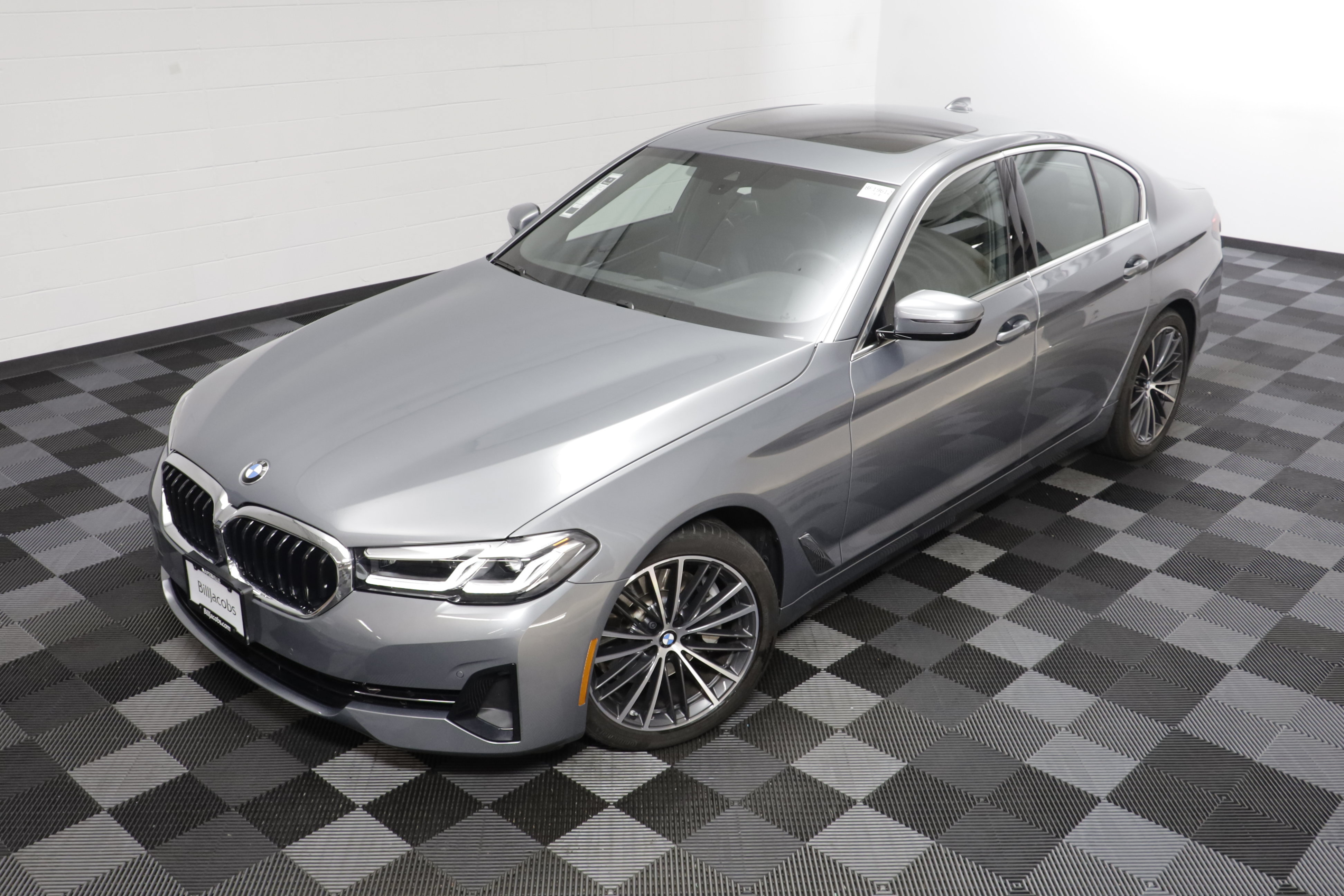 Used 2023 BMW 530i xDrive w/ Convenience Package AWD/4WD image 2