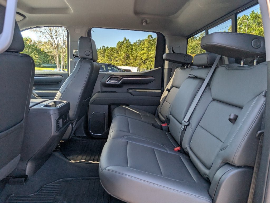 Used 2024 Chevrolet Silverado 1500 LT Trail Boss w/ Convenience Package II AWD/4WD image 32