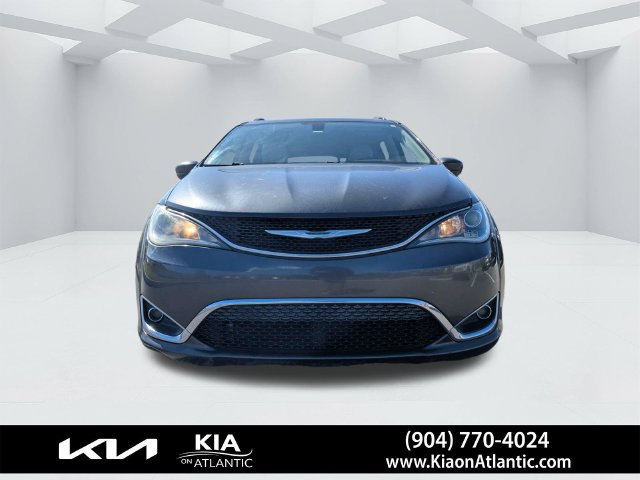 Used 2017 Chrysler Pacifica Touring-L Plus FWD image 6