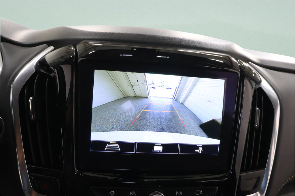 Used 2021 Chevrolet Traverse LT FWD image 12