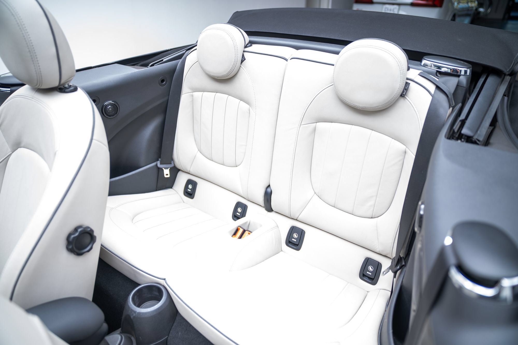 Used 2019 MINI Cooper S w/ Signature Upholstery Package FWD image 19
