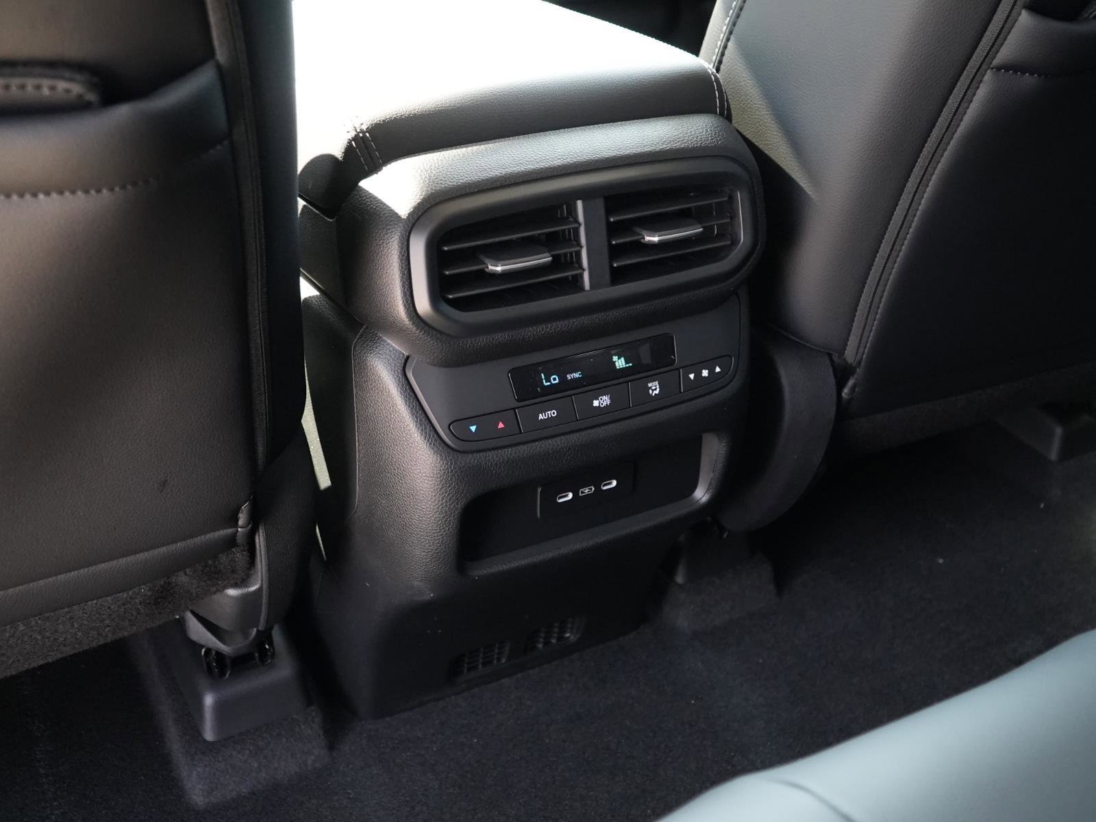 New 2025 Honda Pilot Touring image 21