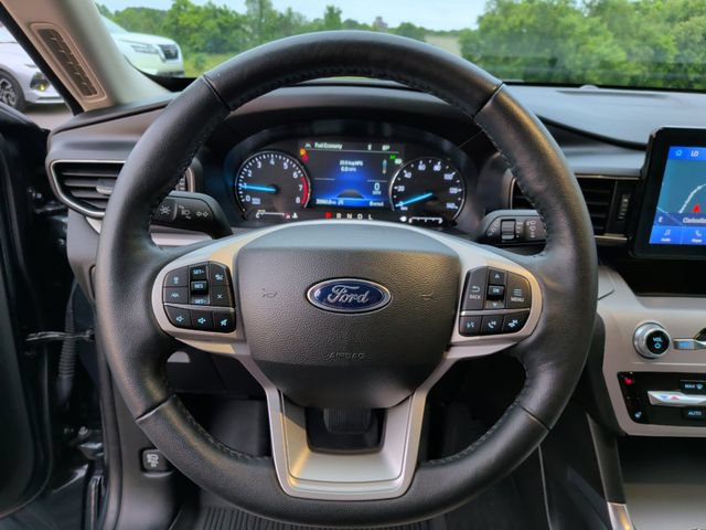Used 2023 Ford Explorer XLT w/ Equipment Group 202A AWD/4WD image 14