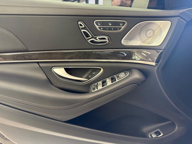 Used 2019 Mercedes-Benz S 450 Sedan image 18