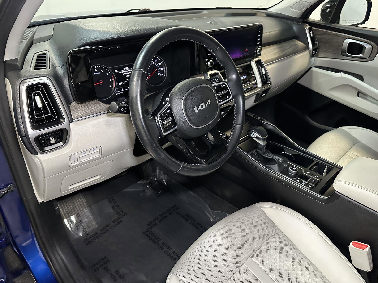 Used 2023 Kia Sorento EX w/ Panoramic Sunroof Package image 24