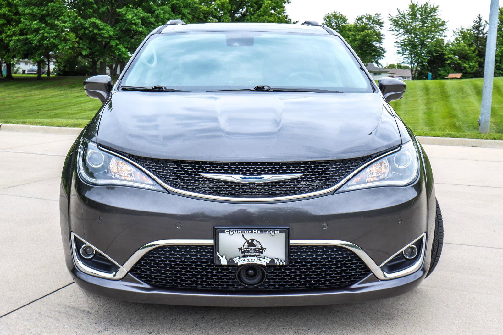 Used 2019 Chrysler Pacifica Touring-L w/ Advanced Safetytec Group FWD image 20