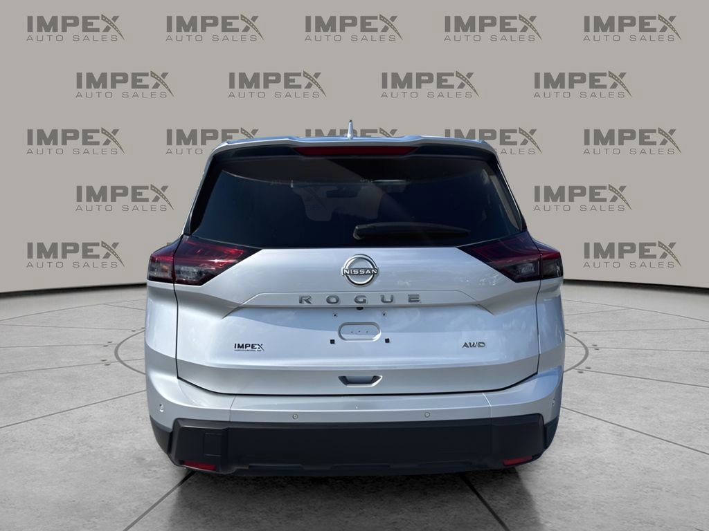 Used 2025 Nissan Rogue SV image 4