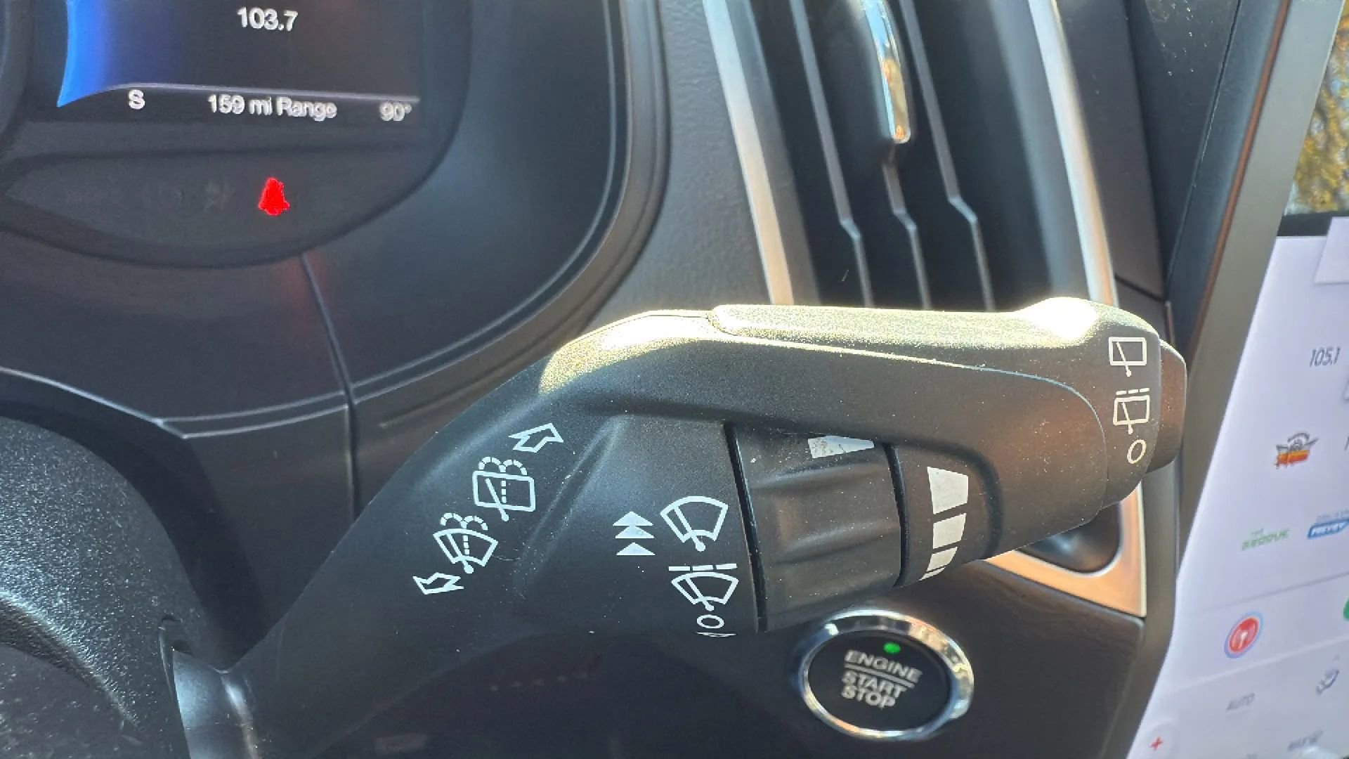 Used 2024 Ford Edge SEL image 13