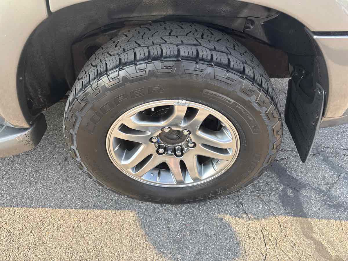Used 2005 Toyota Sequoia Limited AWD/4WD image 10