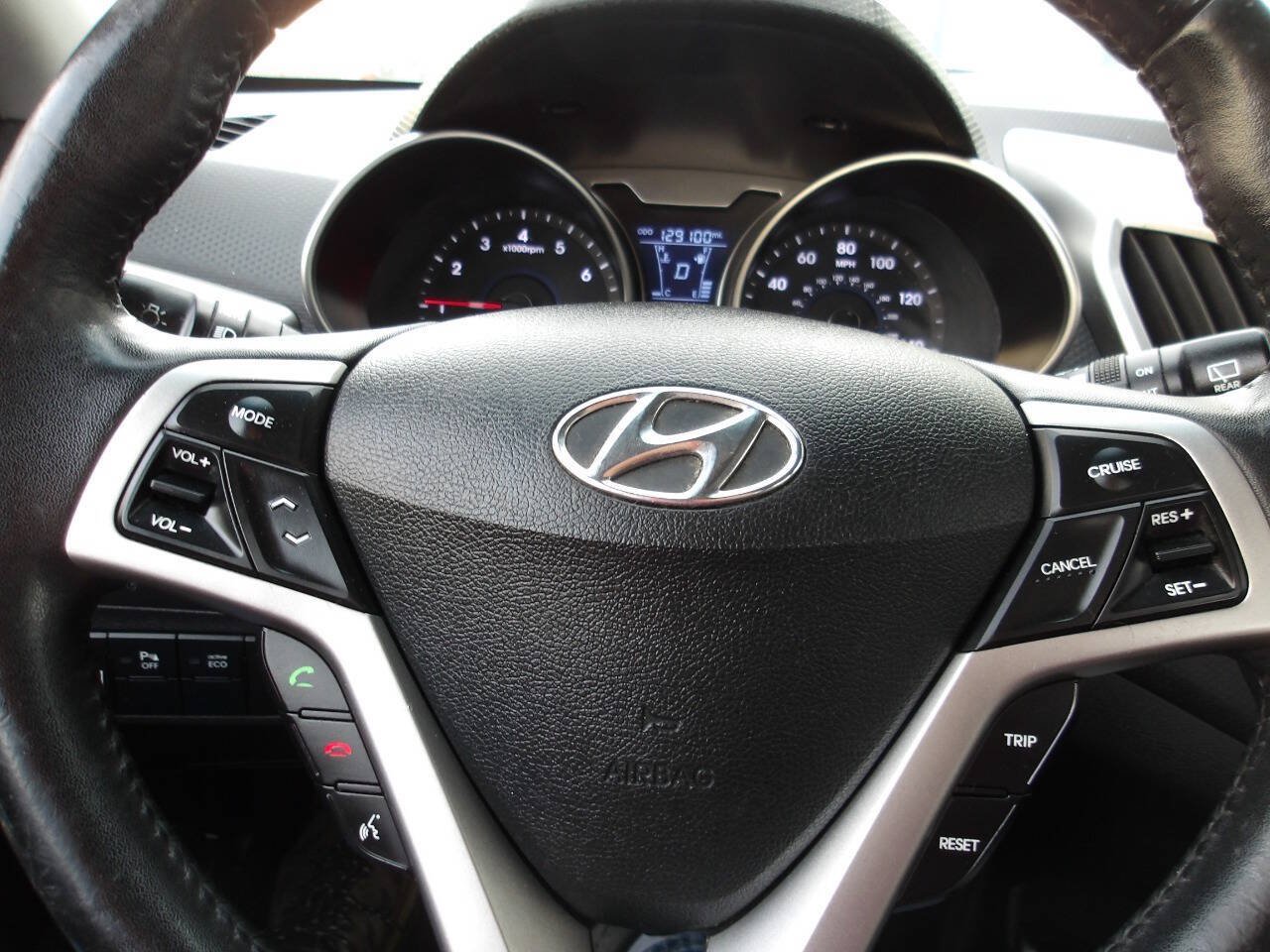 Used 2013 Hyundai Veloster w/ Tech Pkg FWD image 16