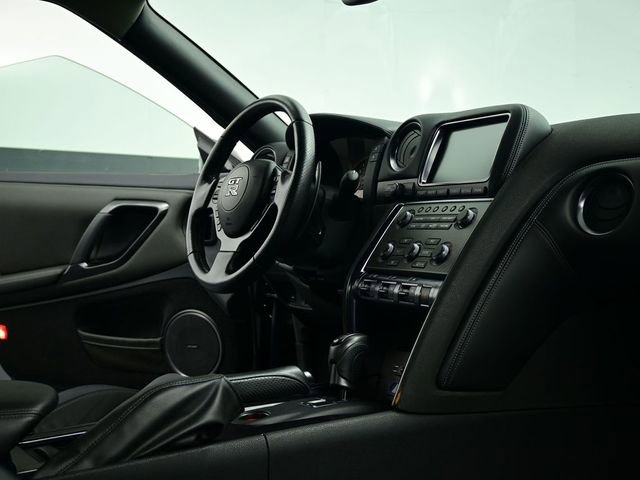Used 2012 Nissan GT-R Premium image 63