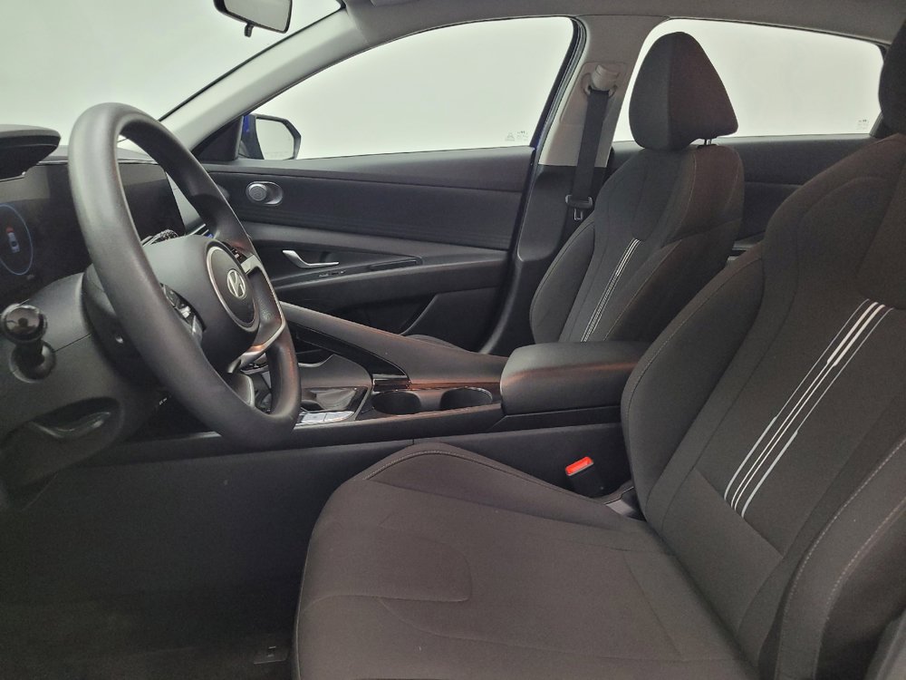 Used 2024 Hyundai Elantra Blue FWD image 17