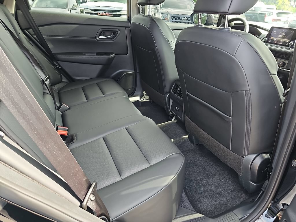 Used 2026 Nissan Rogue Dark Armor AWD/4WD image 15