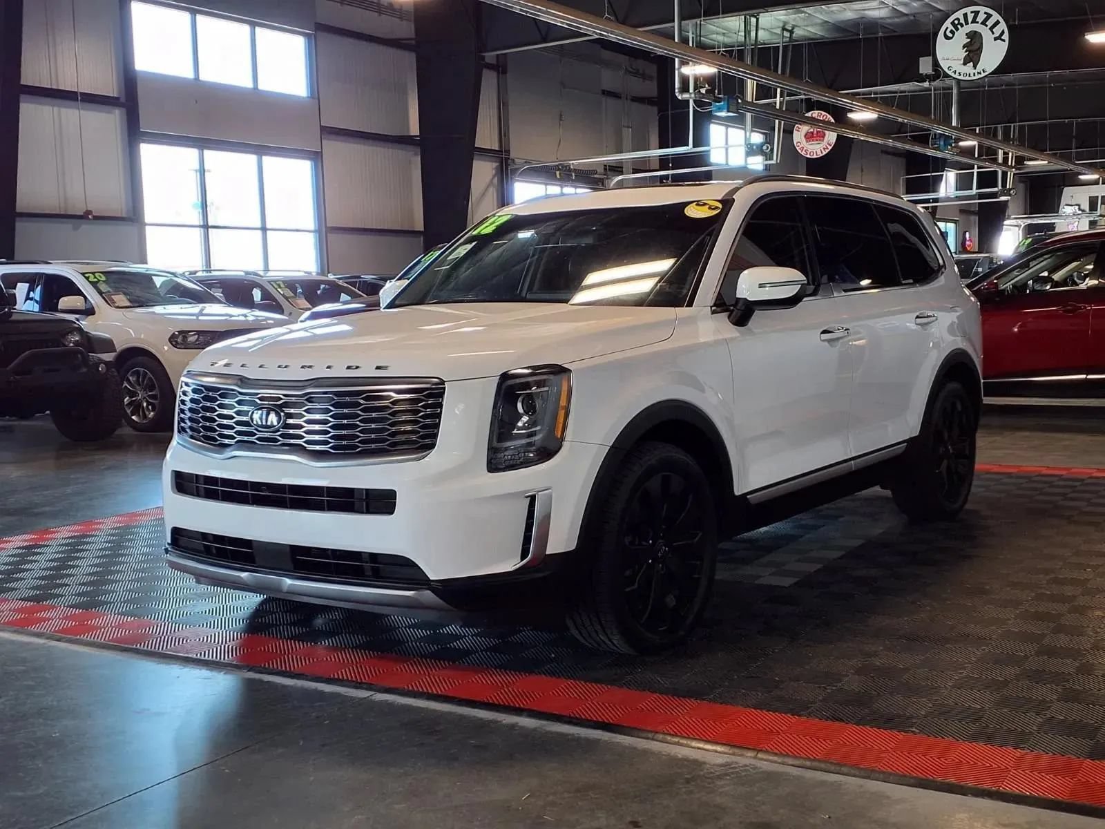 Used 2021 Kia Telluride S FWD image 3