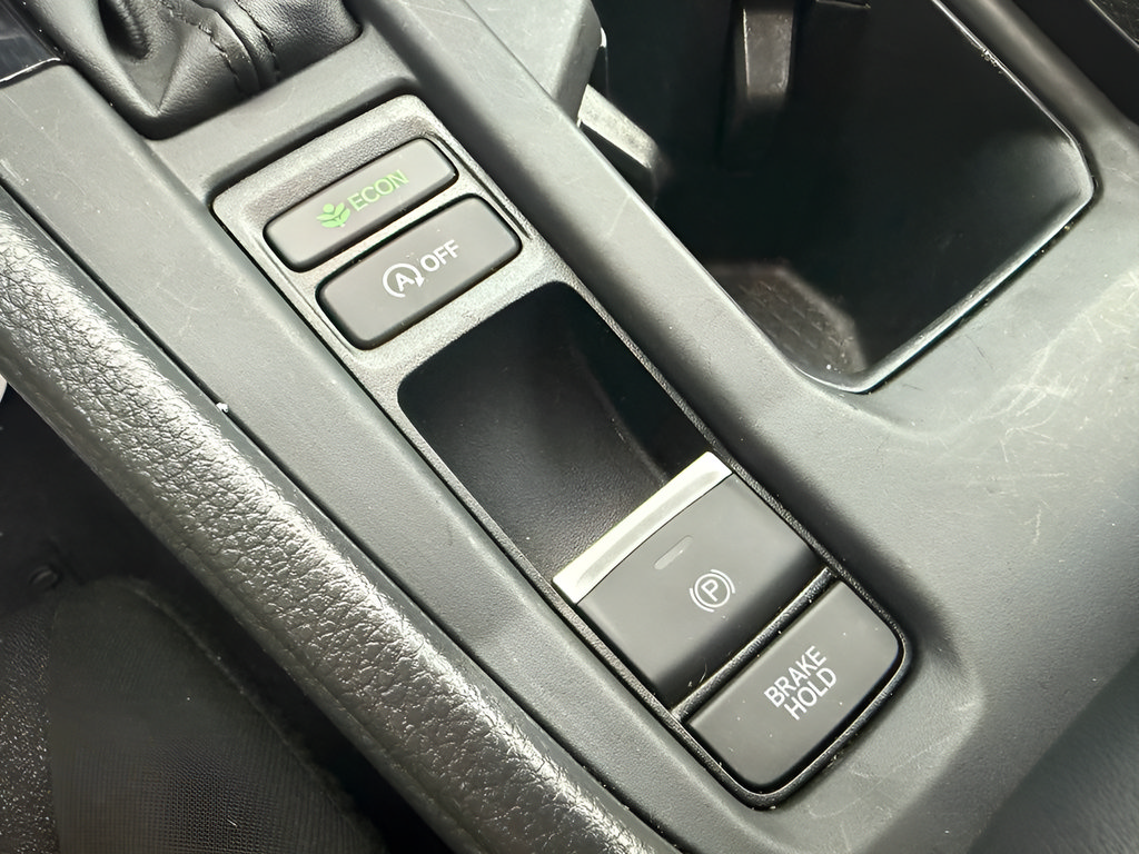 Certified 2023 Honda Accord LX image 38