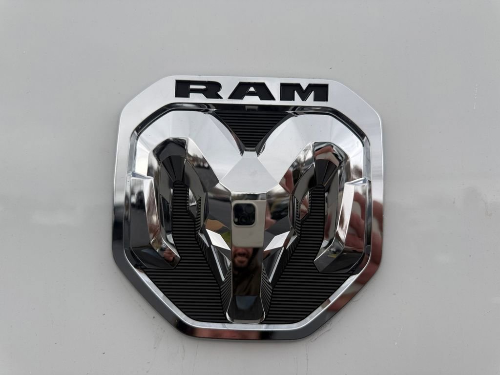 New 2026 RAM ProMaster 3500 w/ Premium Convenience Group image 17