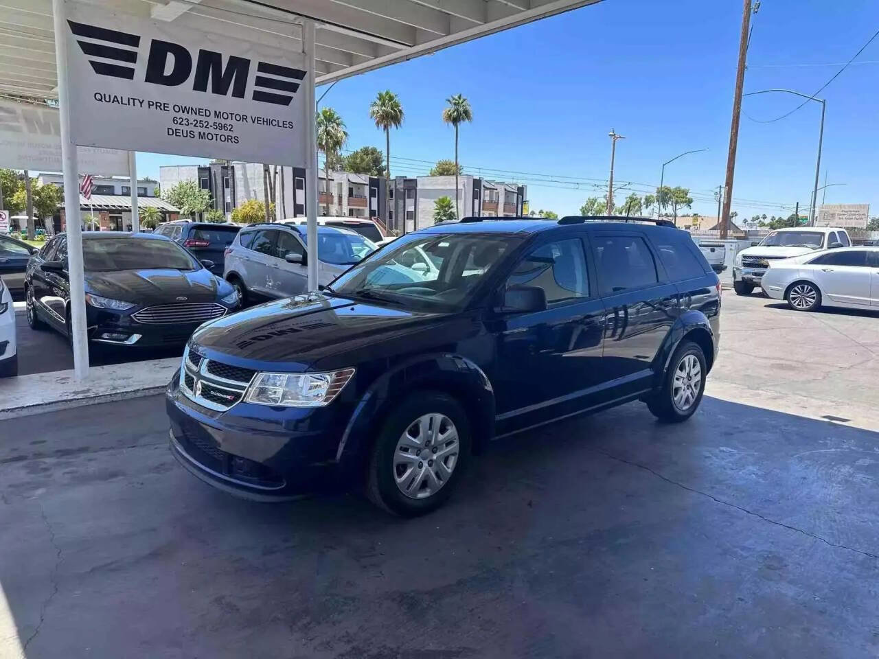 Used 2020 Dodge Journey SE image 1