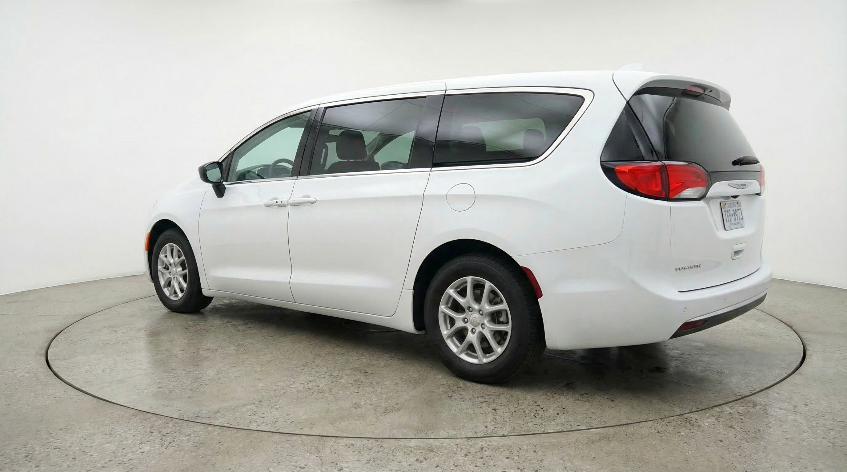 Used 2024 Chrysler Voyager LX FWD image 6