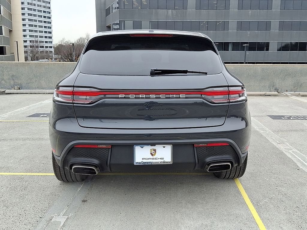 Used 2025 Porsche Macan image 9