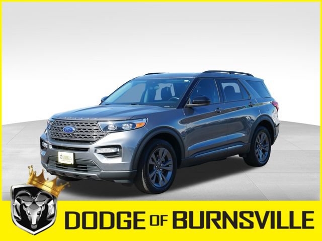 Used 2024 Ford Explorer XLT w/ Equipment Group 202A AWD/4WD image 3