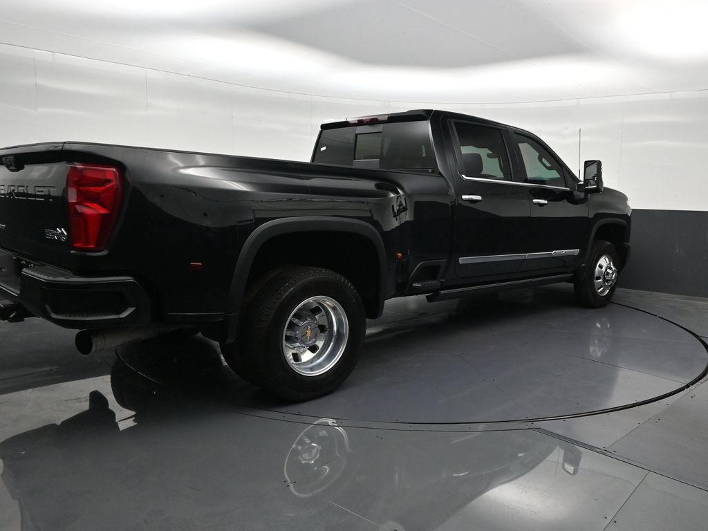 Used 2026 Chevrolet Silverado 3500 High Country w/ High Country Premium Package AWD/4WD image 5